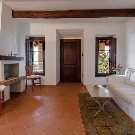 Holiday home Ginepro Poderone